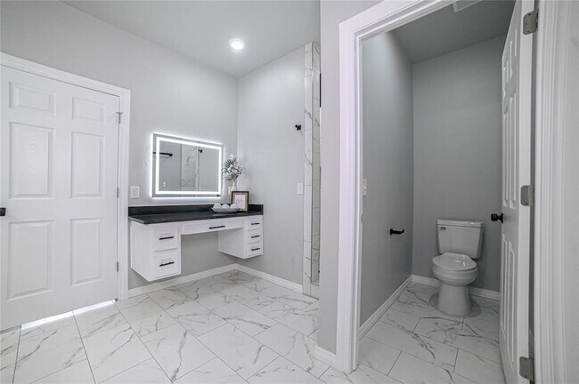 Building Photo - 4715 White Tail Ct