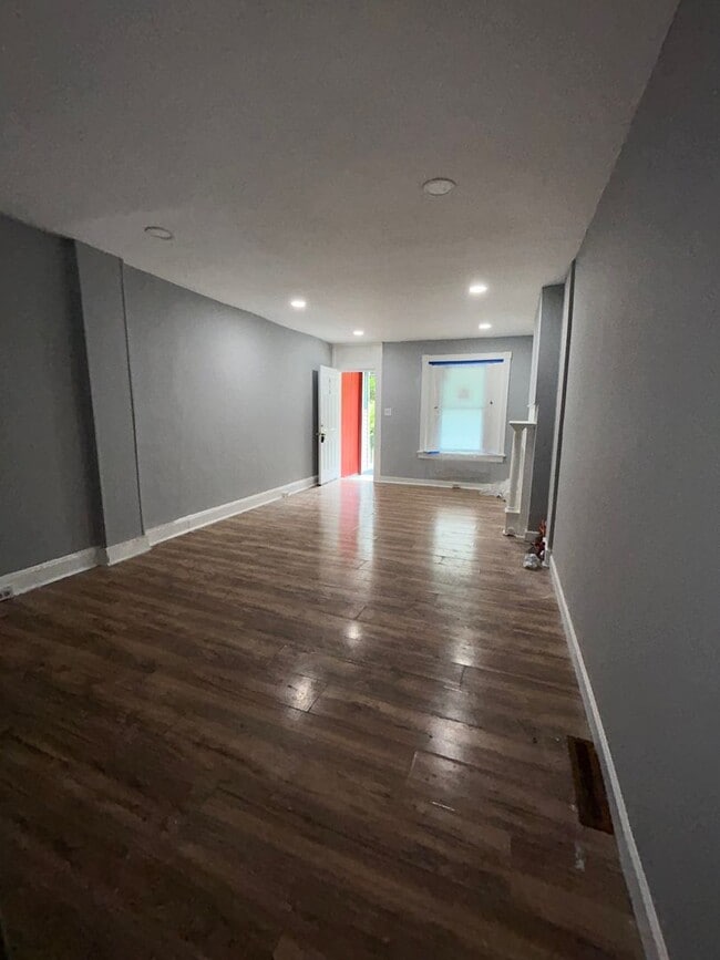 Building Photo - 414 Reservoir St