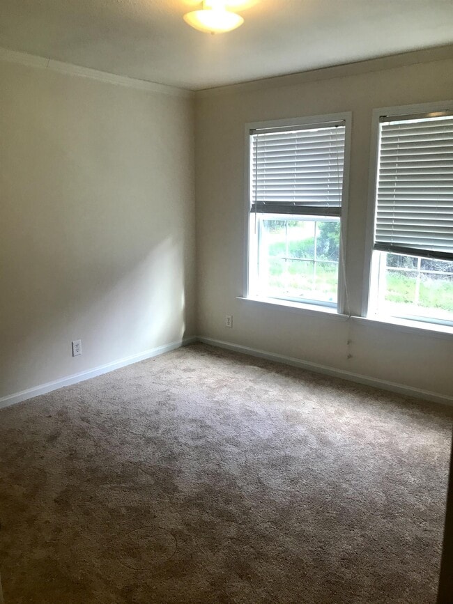 Building Photo - 6211 W Ridley St