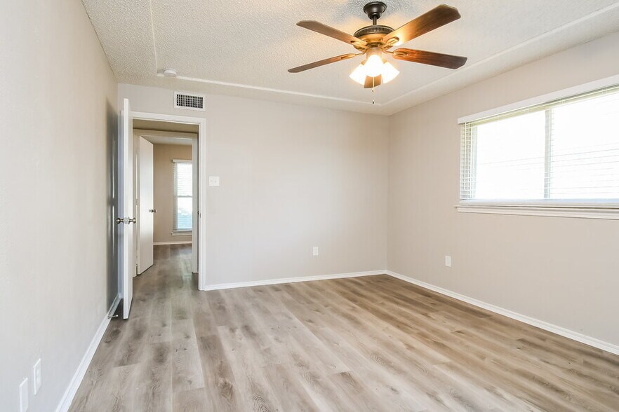 Building Photo - 2408 Havenwood Dr