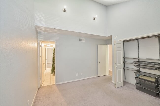 Building Photo - 12900 Walden Rd