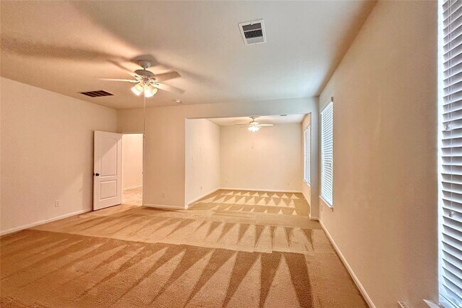 Building Photo - 25302 Farmdale Ln