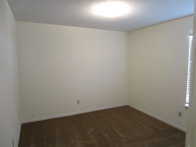 Building Photo - 4302-4304 Cheryl Ct.