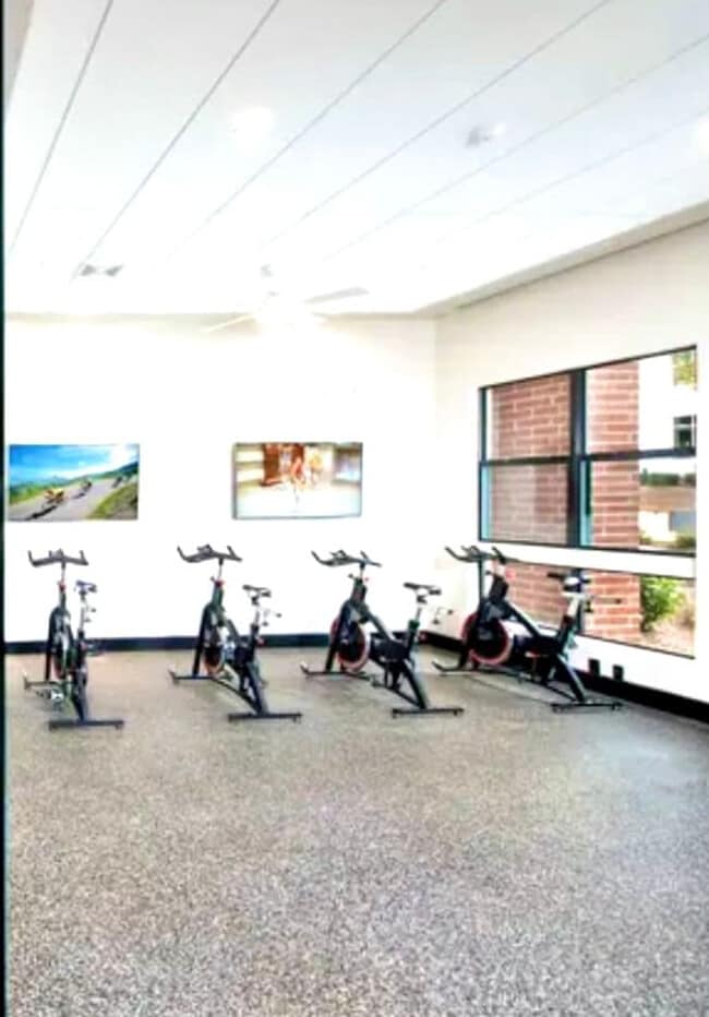 Building Photo - 455 14th St NW