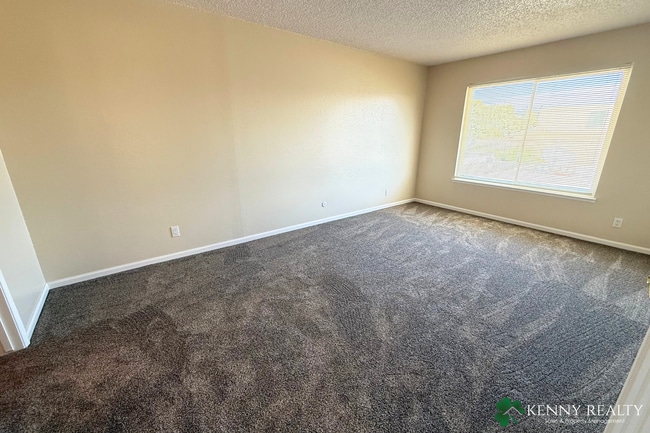 Building Photo - Comfortable 4-Bedroom, 2.5-Bath Home with ...