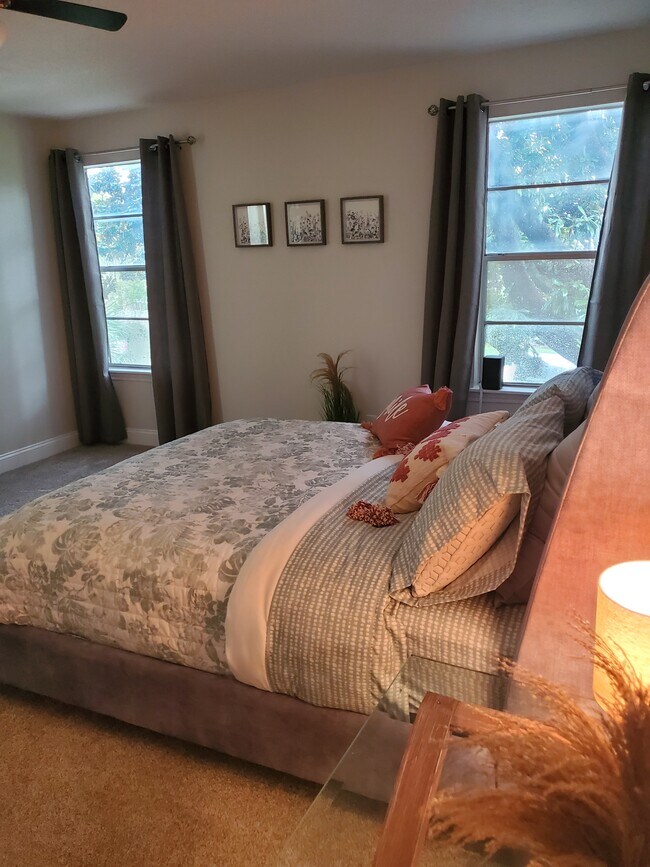 Building Photo - 1161 Lake Ave