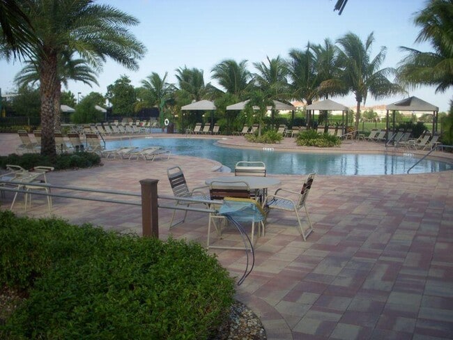 Building Photo - 8887 Chestnut Ridge Way