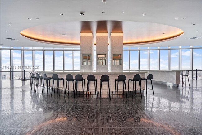 Building Photo - 851 NE 1st Ave