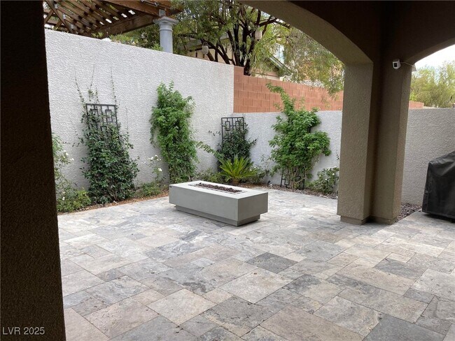 Building Photo - 3183 Palazzo Reale Ave