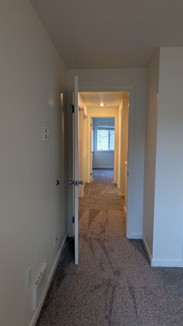 Building Photo - 3 Bedroom Townhome in Shoreline