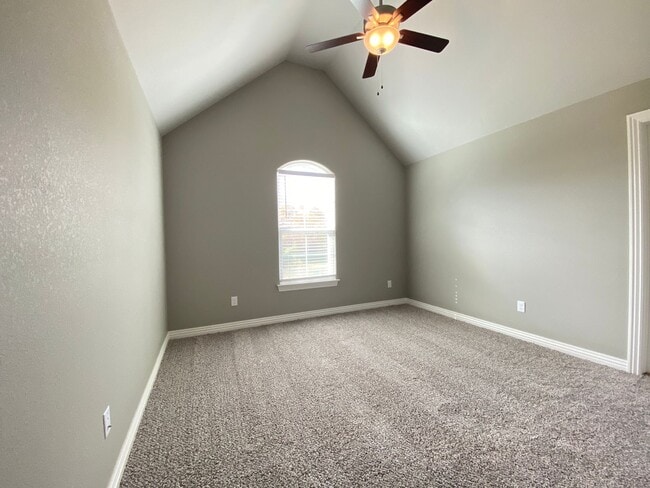 Building Photo - 2049 N Penelope Ln