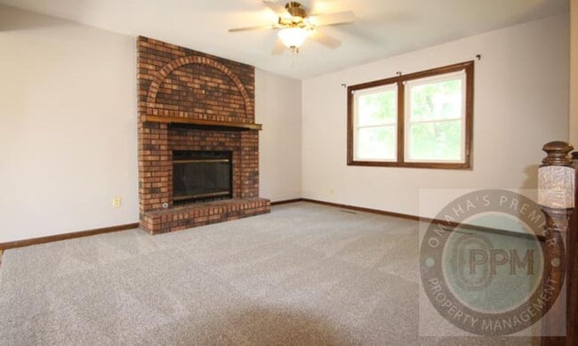 Building Photo - Discover a spacious 3Bd/2.5Ba home