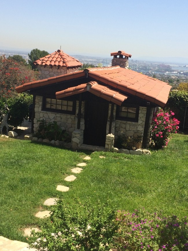 Building Photo - 6441 Via Colinita