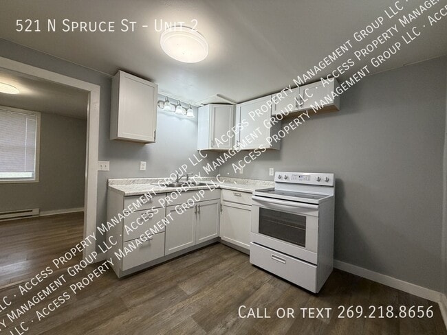 Building Photo - 521 Spruce St