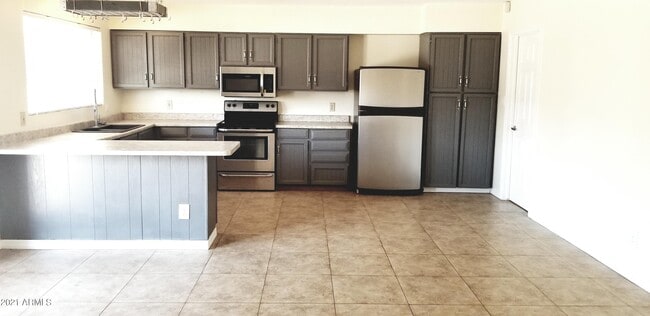 Building Photo - 3825 W Libby St