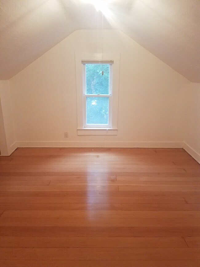 Building Photo - Office Suites in NW Nob Hill/Alphabet Dist...