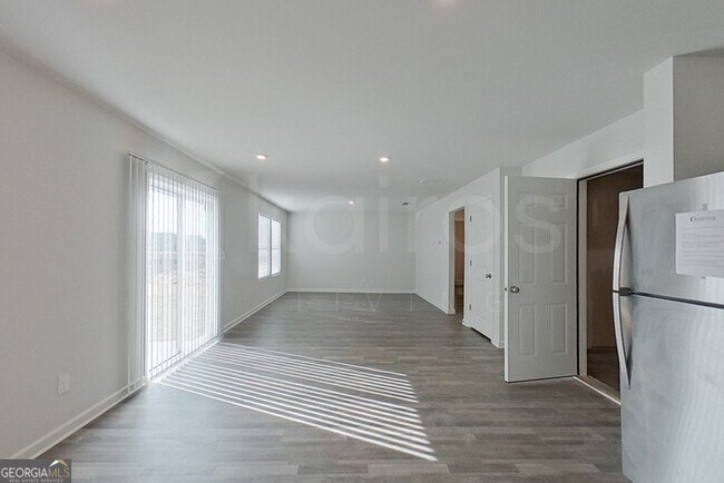 Building Photo - 195 Price Ml Trl