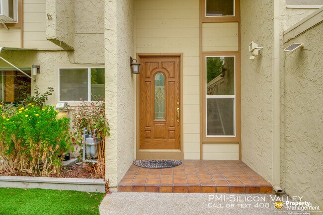 Building Photo - 520 S Cascade Terrace