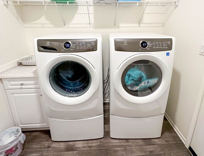 Building Photo - COMING SOON! * RARE OPPORTUNITY * SENIOR (55+) ROOM FOR RENT IN PRISTINE GATED COMMUNITY IN MENIFEE!