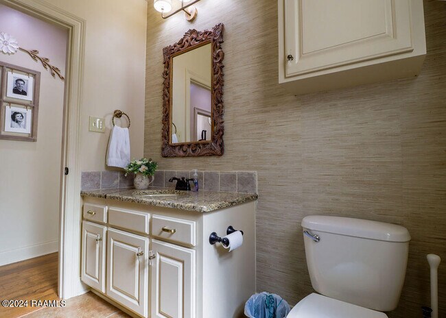 Building Photo - 228 Crenshaw Dr