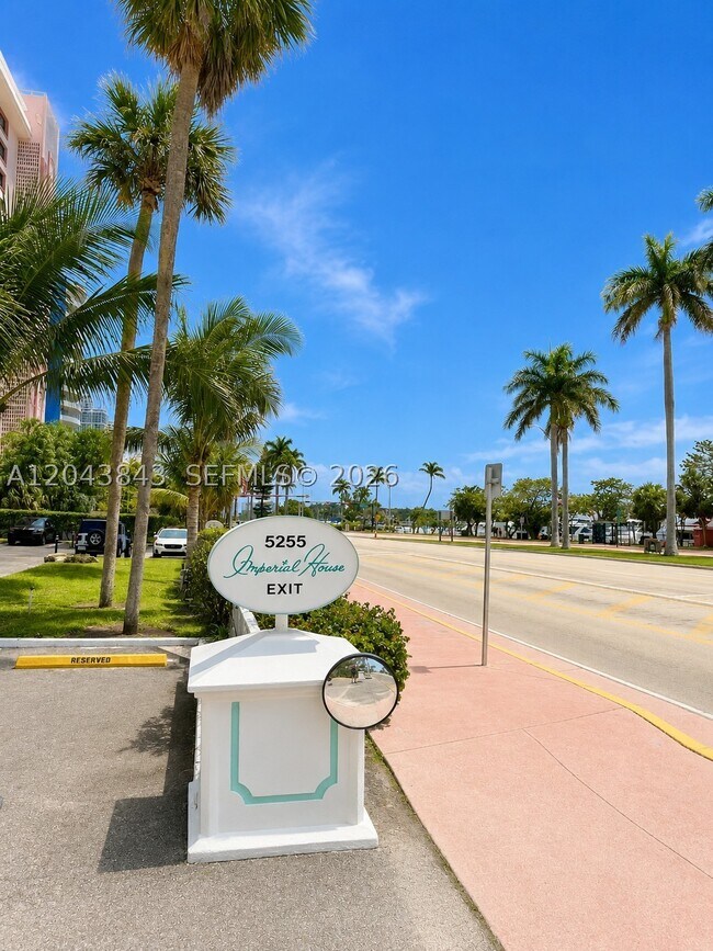 Building Photo - 5255 Collins Ave