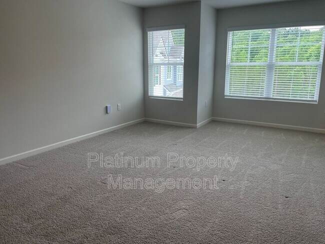 Building Photo - 551 Stoneybrook Dr