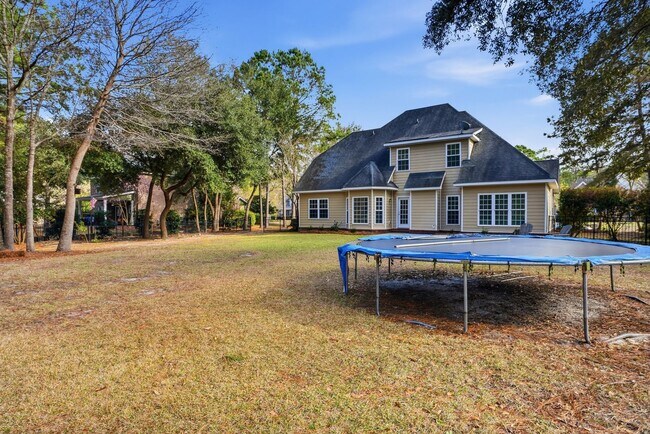 Building Photo - Beautiful Home for Lease in Buckhead