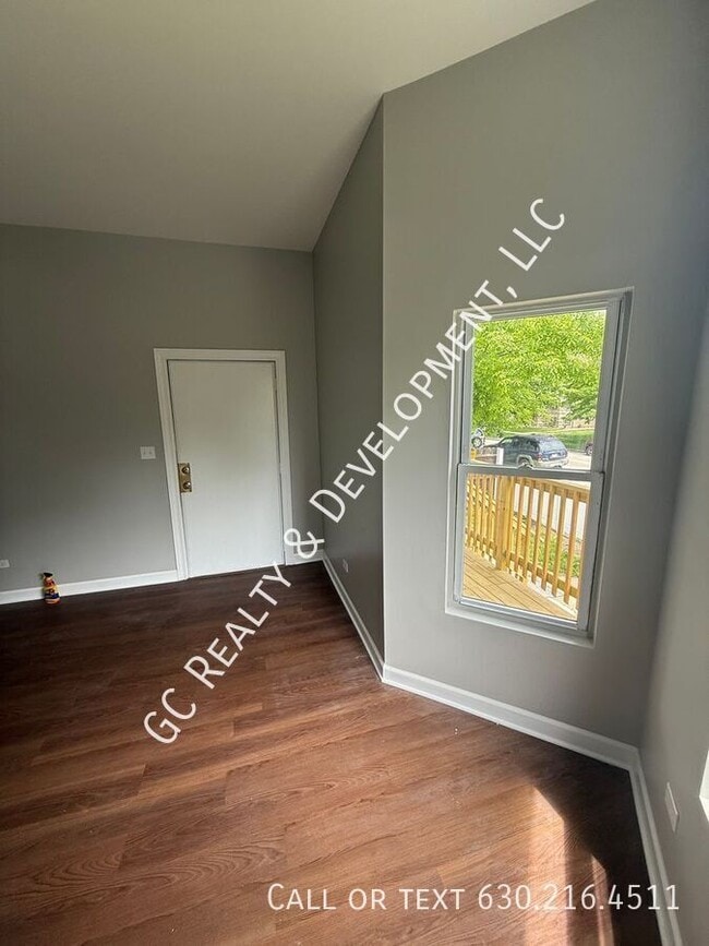 Building Photo - 7230 S Perry Ave