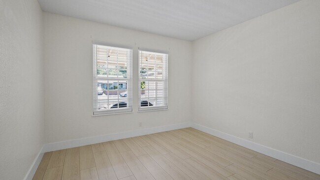 Building Photo - 3 Bedroom Home in Vacaville
