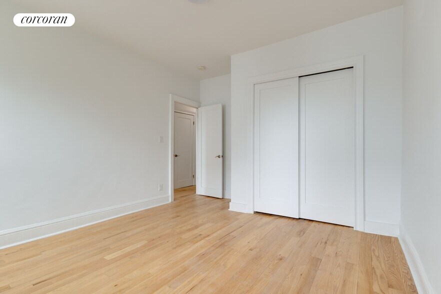 Building Photo - 152 E 53rd St