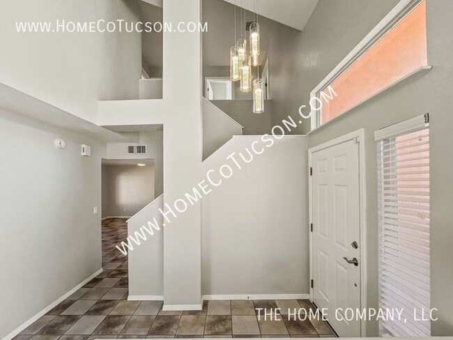 Building Photo - 9937 N Woodstone Trail
