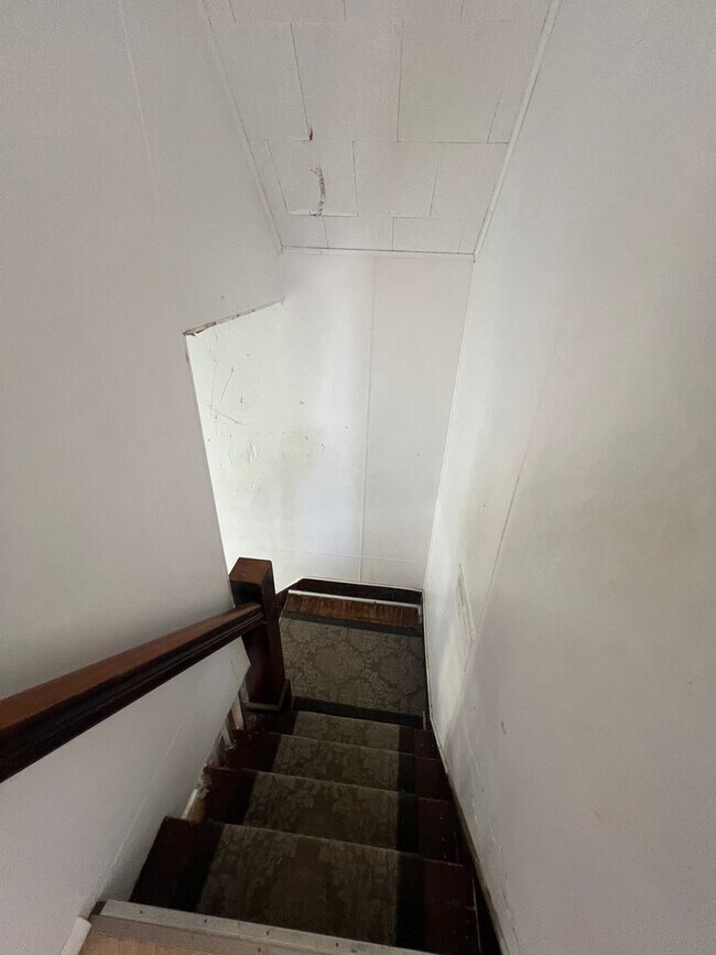 Building Photo - Click the “Apply Now” button or email wapmrentals@gmail.com for a prompt response.