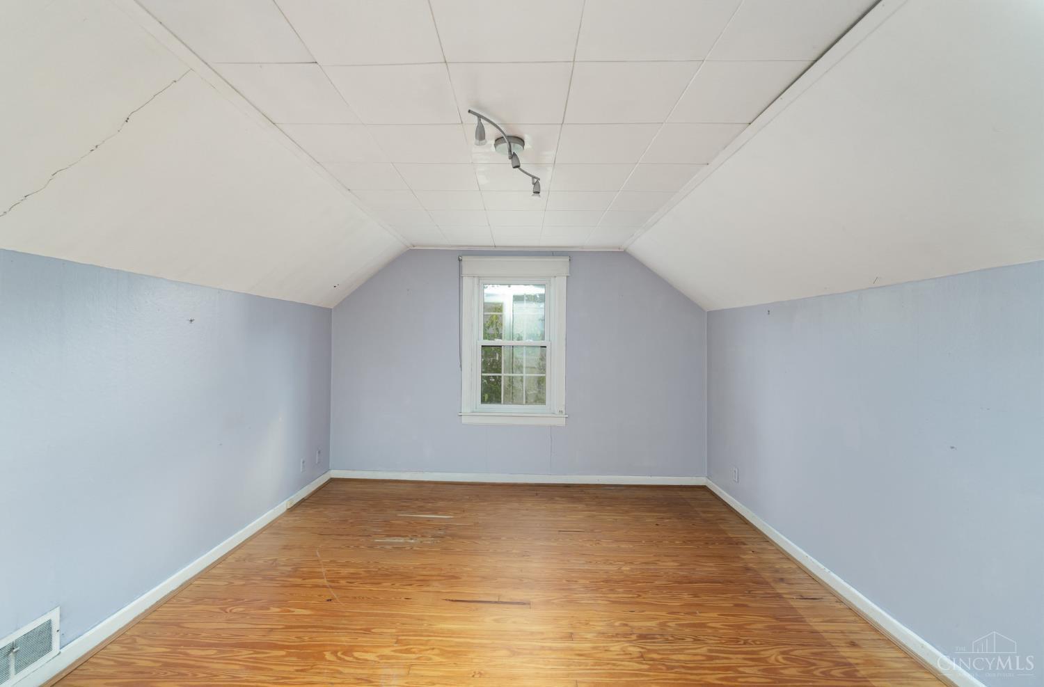 Building Photo - 7620 Montgomery Rd