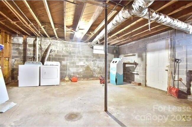 Building Photo - 49 Fenix Dr SW