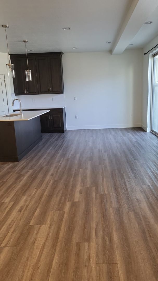 Building Photo - MOVE IN SPECIAL-$500 OFF FIRST MONTHS RENT...