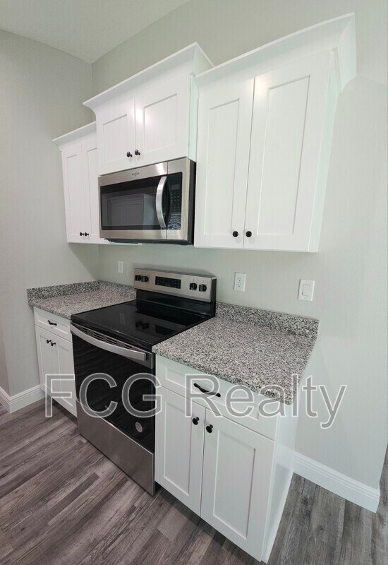 Building Photo - 7851 N Jamaica Dr