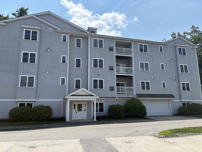 Building Photo - 122 Coliseum Ave