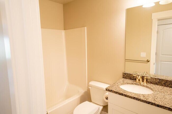 Building Photo - 8676 N Shadow Creek Alley
