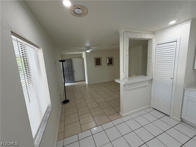 Building Photo - 5831 Casablanca Ct