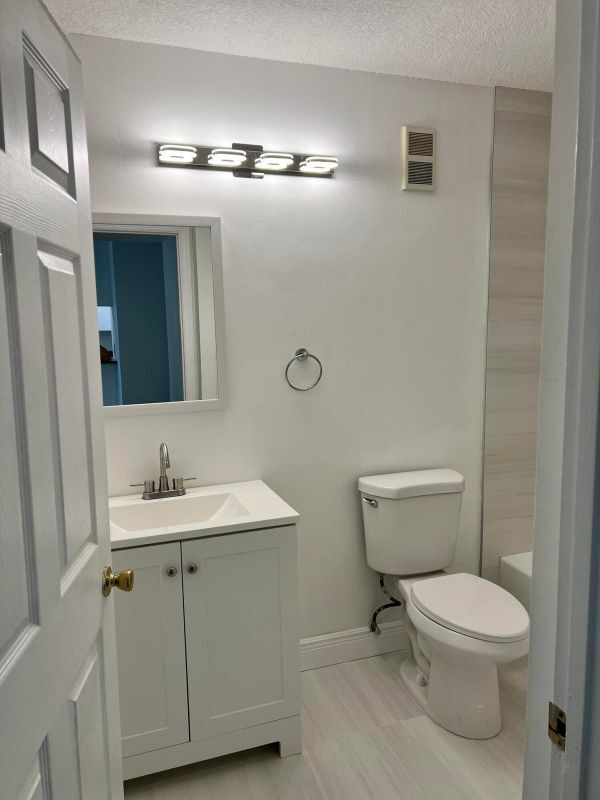 Building Photo - 2307 N Congress Ave