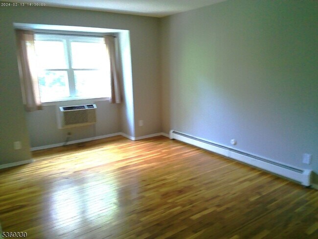 Building Photo - 521 Andria Ave