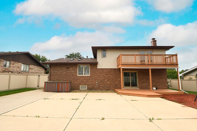 Building Photo - 13050 Meadowview Ln
