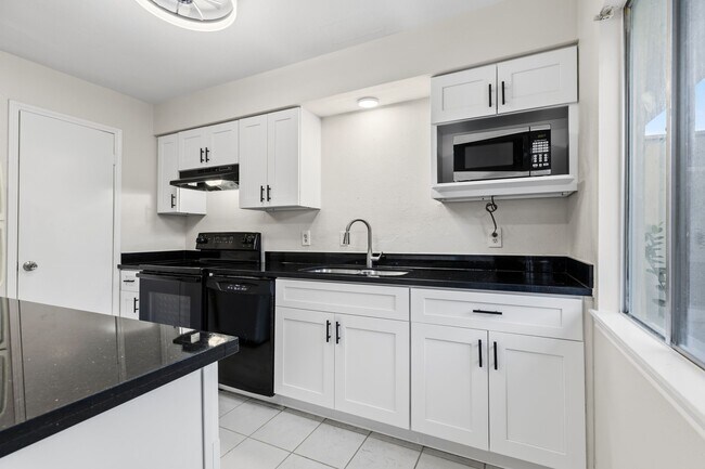 Building Photo - 6422 Burgoyne Dr.