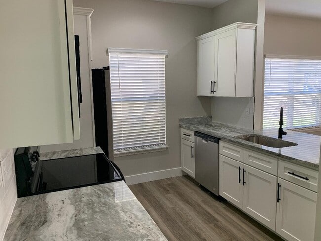 Building Photo - 7437 Mead Dr