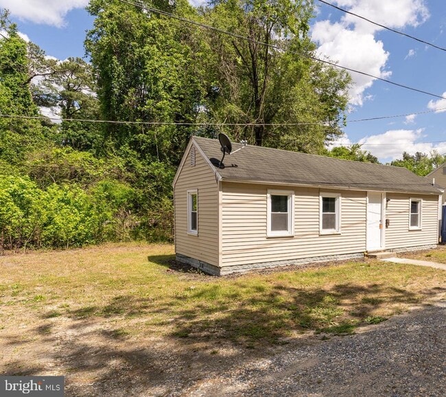 Building Photo - 117 Davis Ln