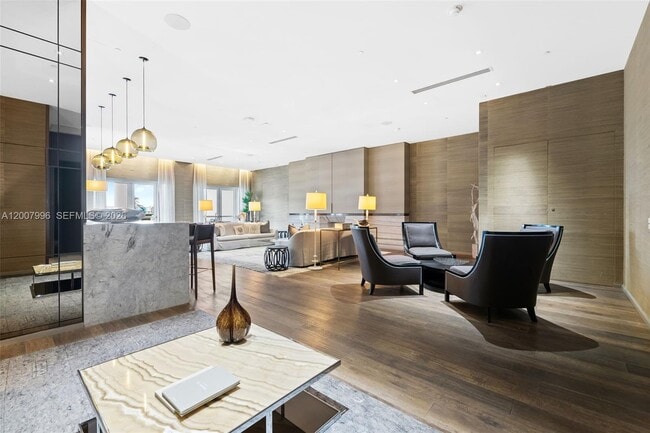 Building Photo - 2711 S Ocean Dr