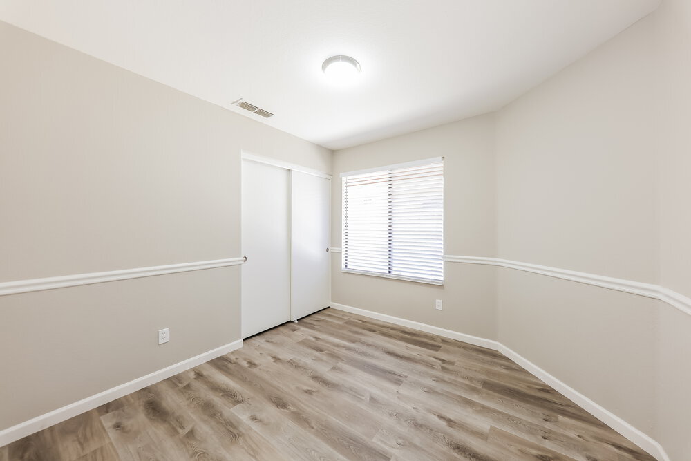 Building Photo - 3233 E Tonopah Dr