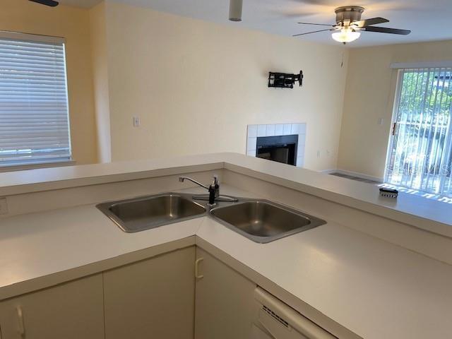 Building Photo - 850 S Tamiami Trl
