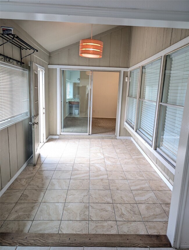 Building Photo - 3323 Big Horn Ct