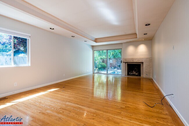 Building Photo - Charming Atherton Home | Desirable Locatio...